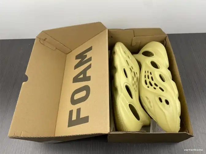 RNNR Adidas Sulfur Yeezy GV6775 Foam 0501